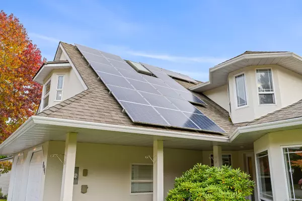 Comox, BC V9M 3R4,804 Highridge Crt