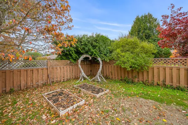 Comox, BC V9M 3R4,804 Highridge Crt