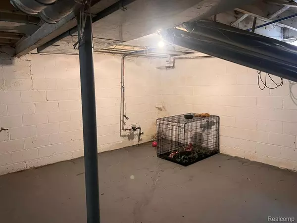 Detroit, MI 48227,9910 Coyle ST