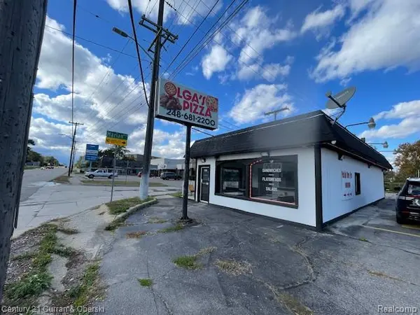 2548 ELIZABETH LAKE RD, Waterford Charter Township, MI 48328