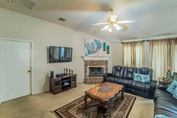 Arlington, TX 76018,1634 Powder Horn Lane