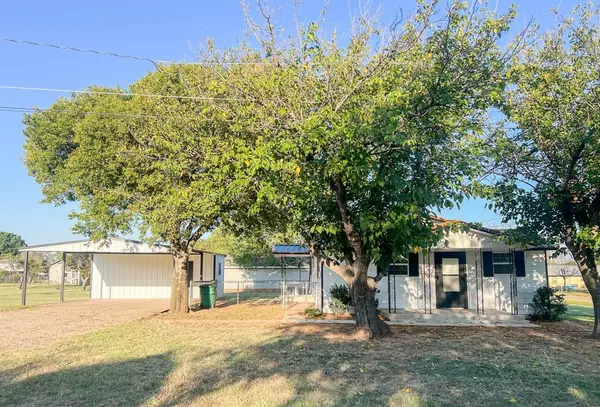 301 S Rose Street, Archer City, TX 76351
