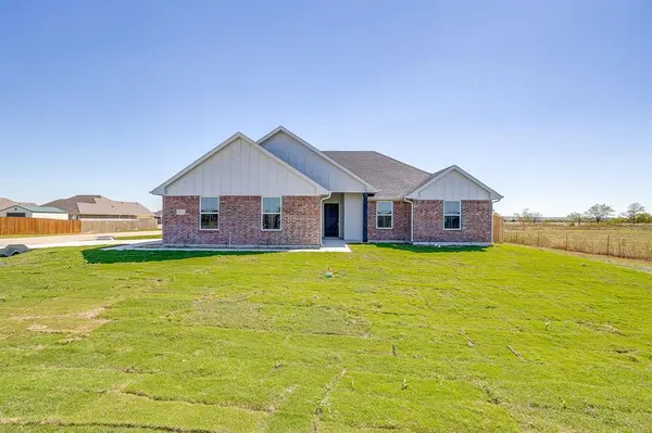 311 Poinsetta Drive, Palmer, TX 75152