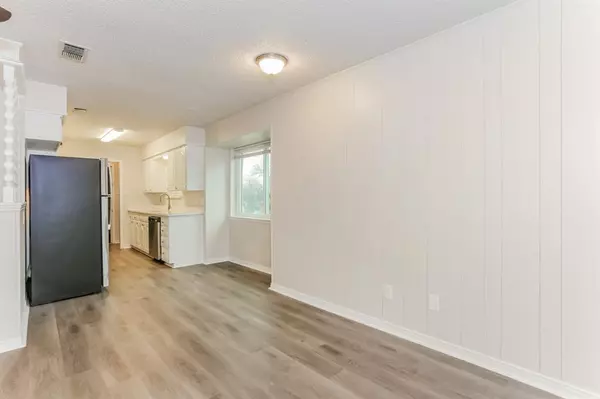 Desoto, TX 75115,328 Bennett Circle