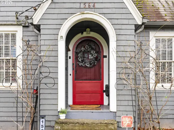 Salem, OR 97301,1564 CENTER ST NE