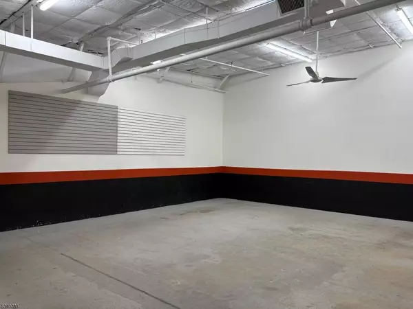 Somerville Boro, NJ 08876,21 Union Ave