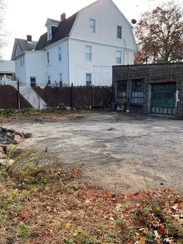 Montclair Twp., NJ 07042,15 Willard Pl