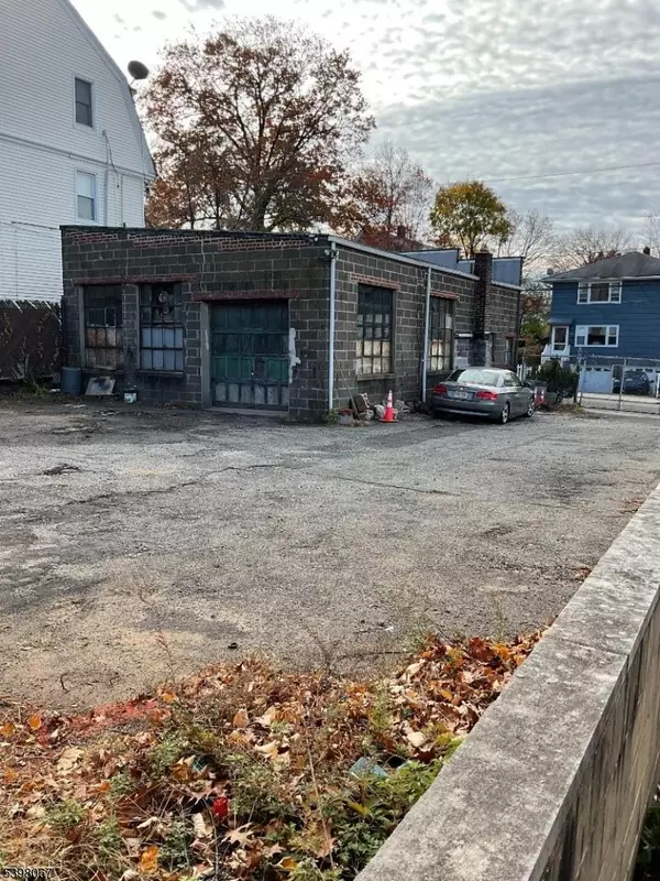 Montclair Twp., NJ 07042,15 Willard Pl