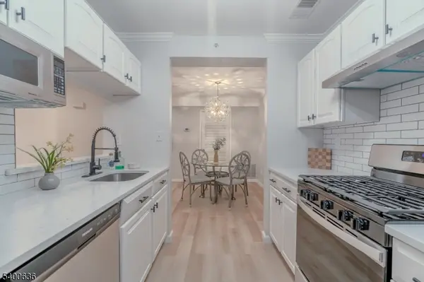 Bridgewater Twp., NJ 08805,502 Stratford Pl #502