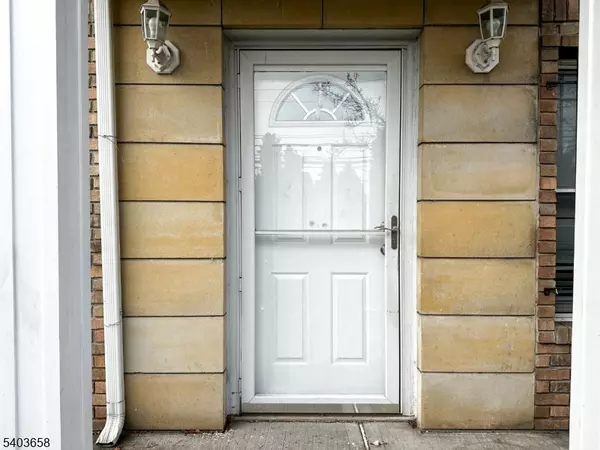 Newark City, NJ 07105,171 Clifford St, Unit 1 #1