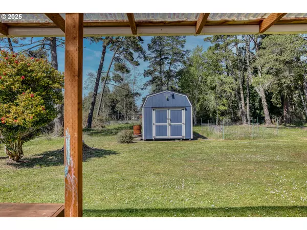 Coos Bay, OR 97420,1848 THOMAS AVE