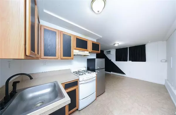 Richmond, NY 10306,220 Dartmouth LOOP