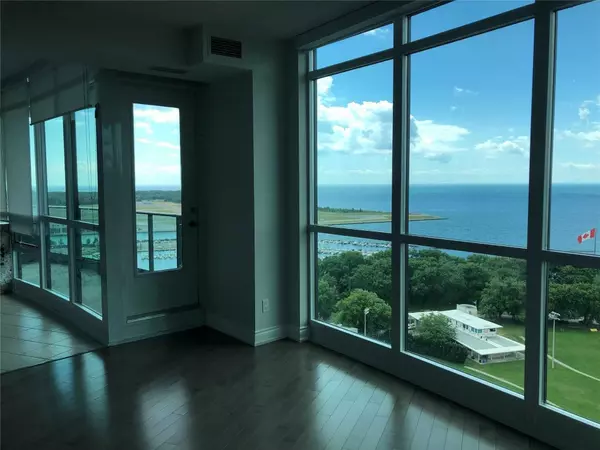 Toronto C01, ON M5V 4A2,215 Fort York BLVD #2304