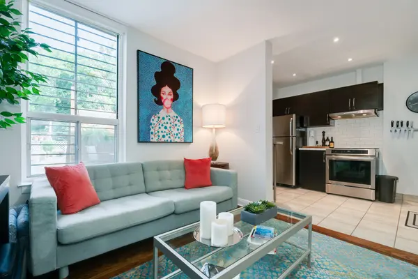 894 Queen ST E #201, Toronto E01, ON M4M 1J3