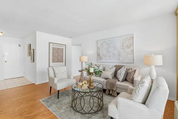 Oshawa, ON L1G 7C7,50 Richmond ST E #432