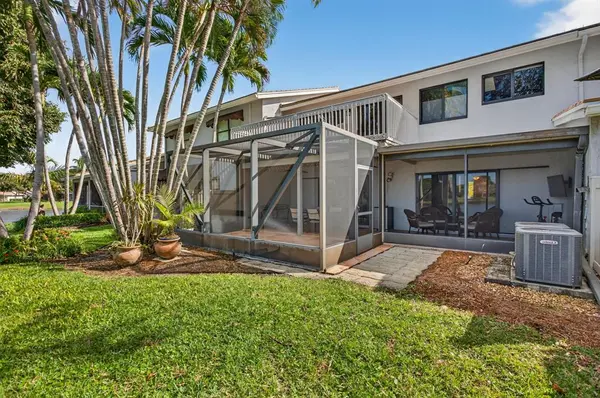 Deerfield Beach, FL 33442,315 Deer Creek Lakeside Way #315