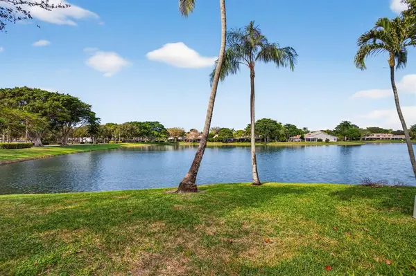 Deerfield Beach, FL 33442,315 Deer Creek Lakeside Way #315