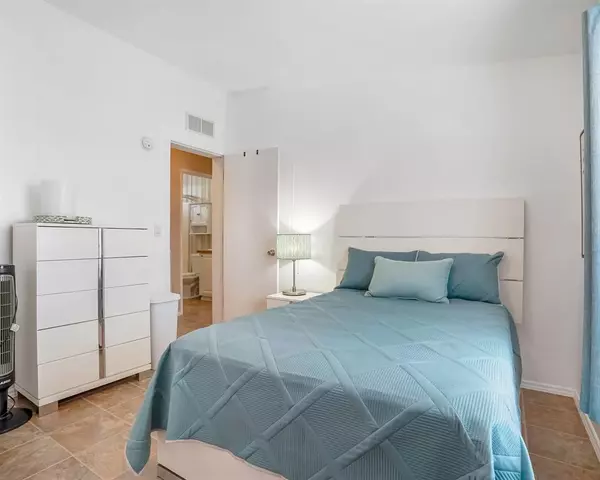 Davie, FL 33324,1911 SW 87th Ter