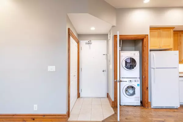 Collingwood, ON L9Y 2L8,68 Hurontario ST #2