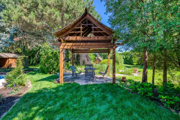 Oakville, ON L6J 6K5,341 Acacia CT