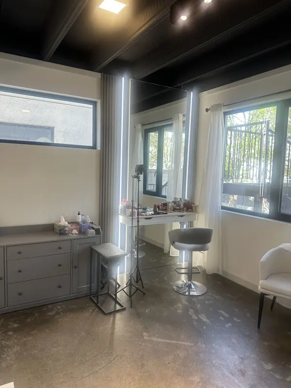 Toronto W06, ON M8W 3C3,155 Thirtieth ST #400