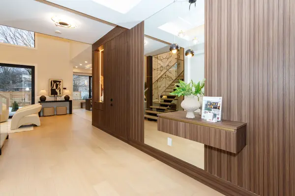 Mississauga, ON L5G 4C8,1526 Garnet AVE