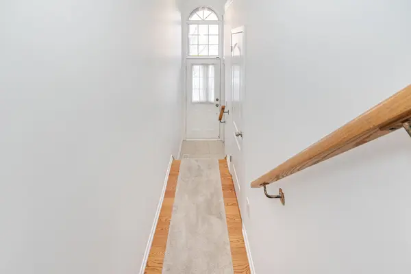 Mississauga, ON L5N 0C5,7186 Triumph LN