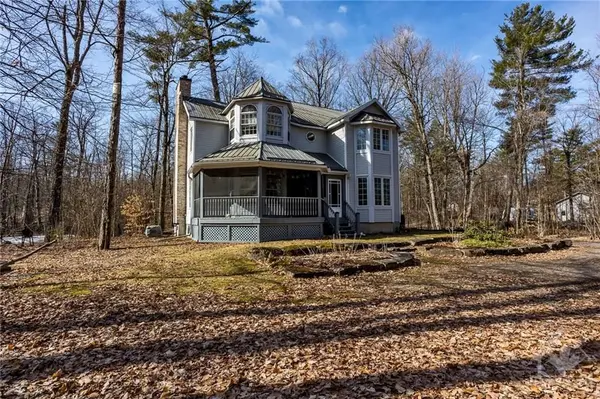 Carp - Dunrobin - Huntley - Fitzroy And Area, ON K0A 3M0,122 HARDWOOD DR