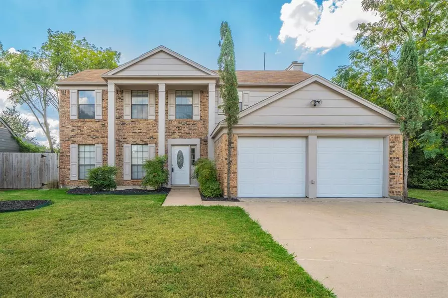 2321 Warwick Avenue, Grand Prairie, TX 75052