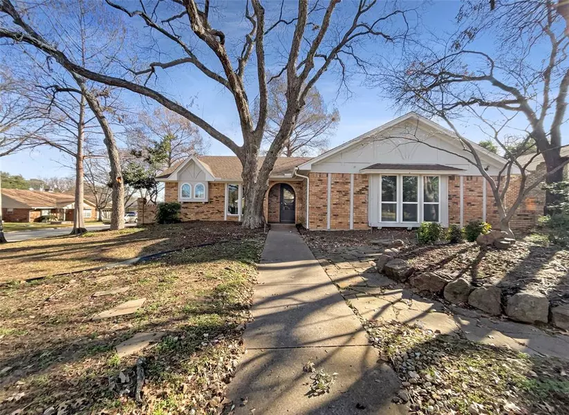 2201 Shady Meadow Court, Arlington, TX 76013