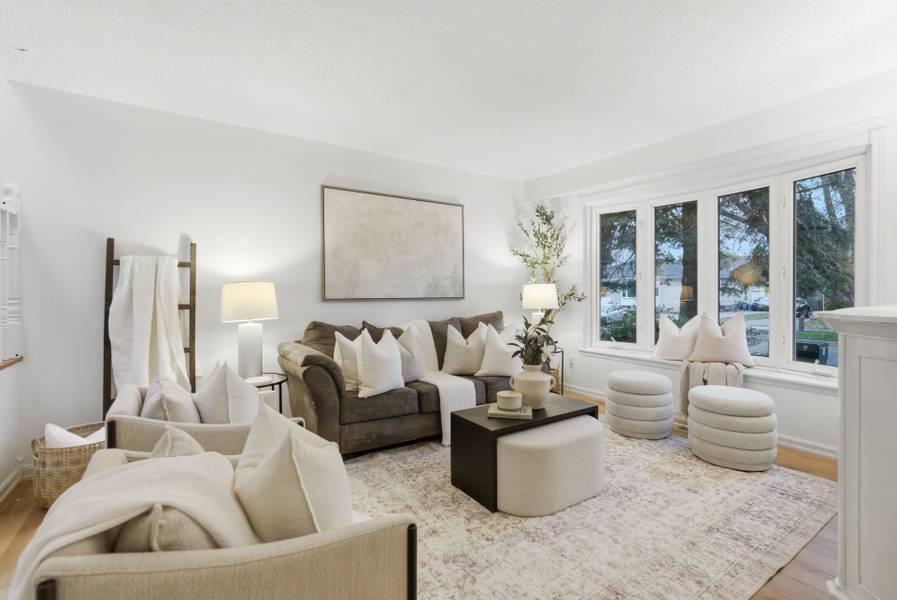 366 Rosedale DR, Whitby, ON L1N 1Z4