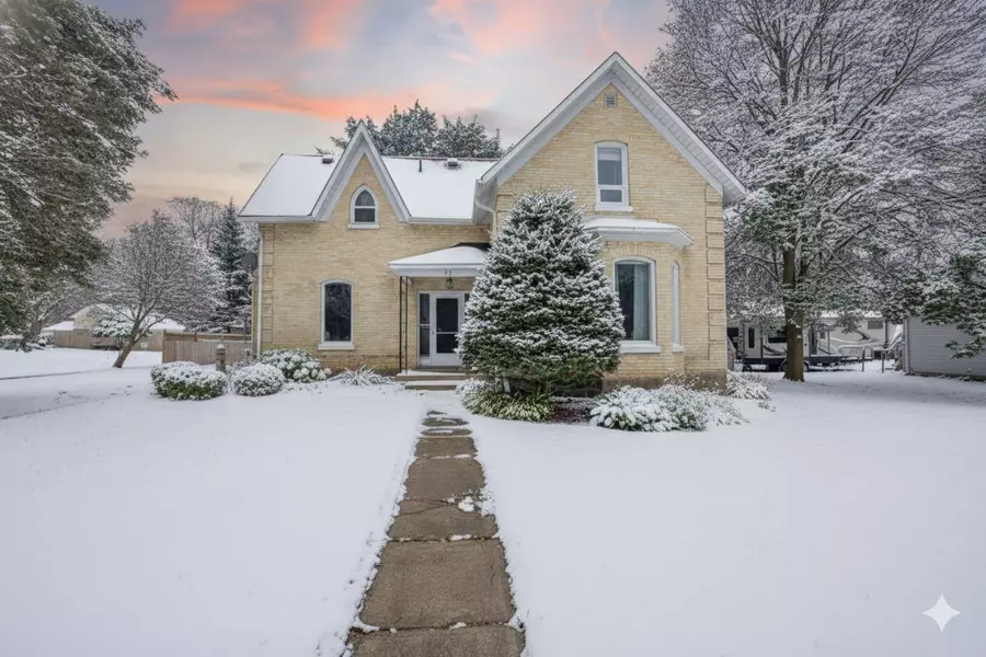 34 Queen ST, Huron East, ON N0G 1H0