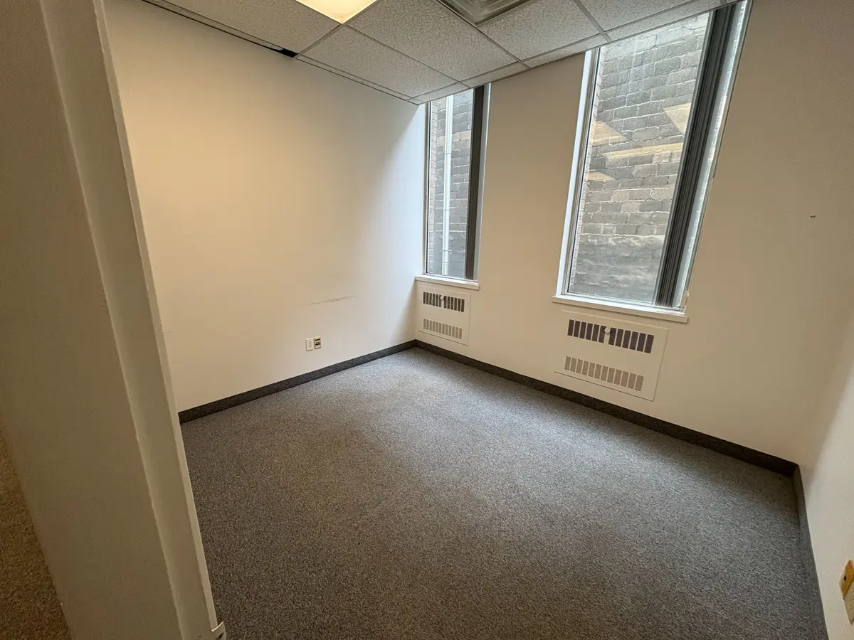 Toronto C10, ON M4P 1G8,55 Eglinton AVE E #311