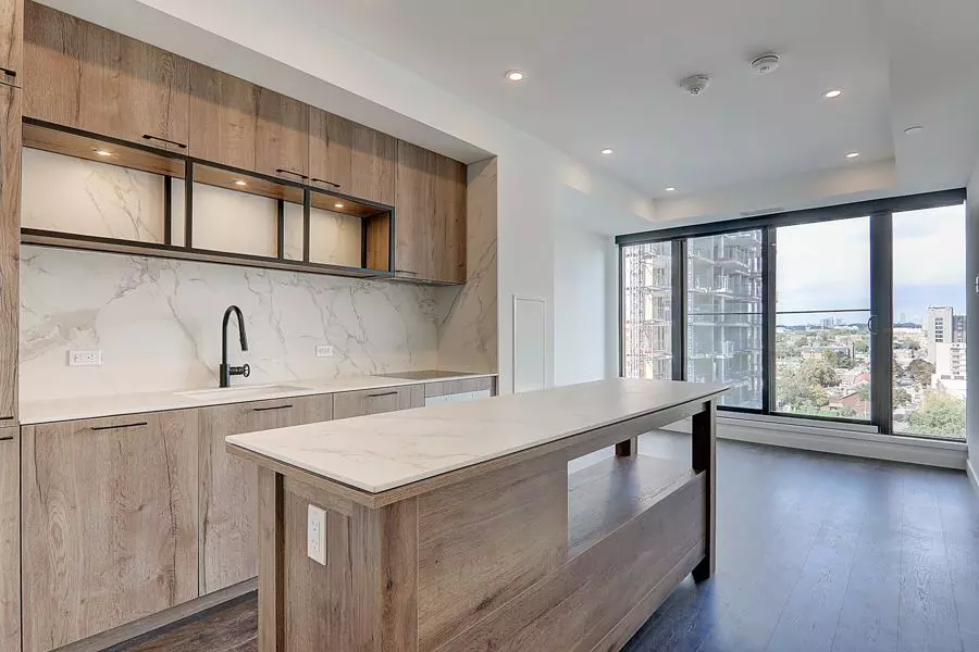 Toronto C01, ON M5V 1Y3,505 Richmond ST W #918