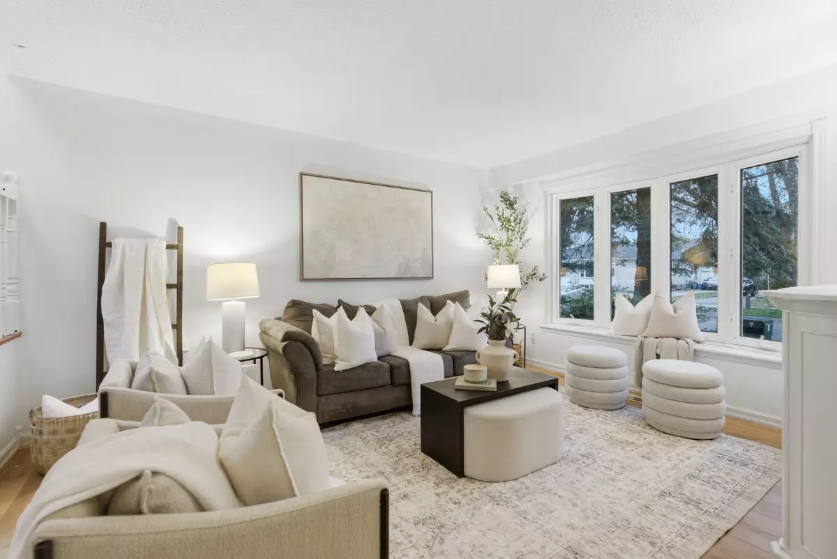 Whitby, ON L1N 1Z4,366 Rosedale DR