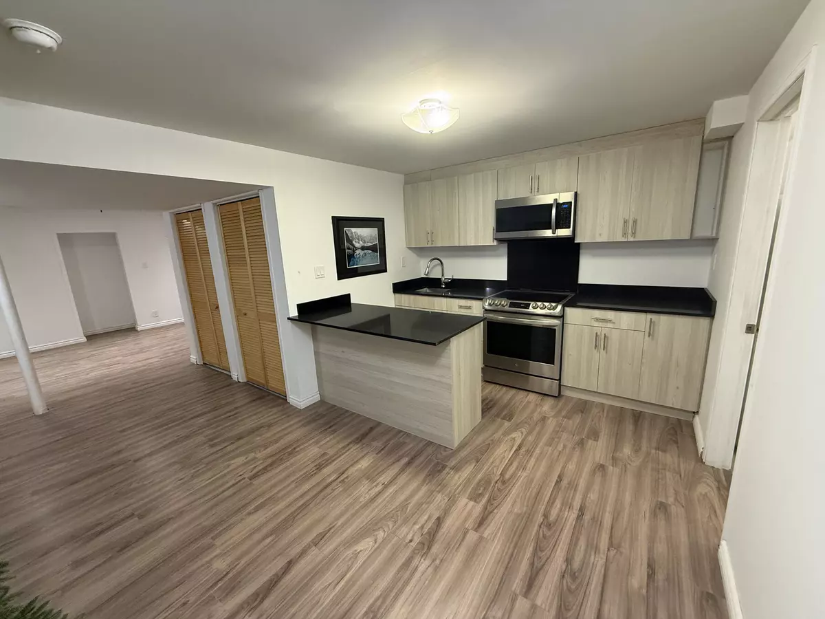 Oshawa, ON L1K 0T6,2002 Cocklin CRES #Basement