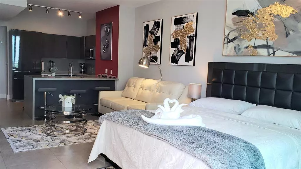 Miami, FL 33131,1080 Brickell Ave #2105