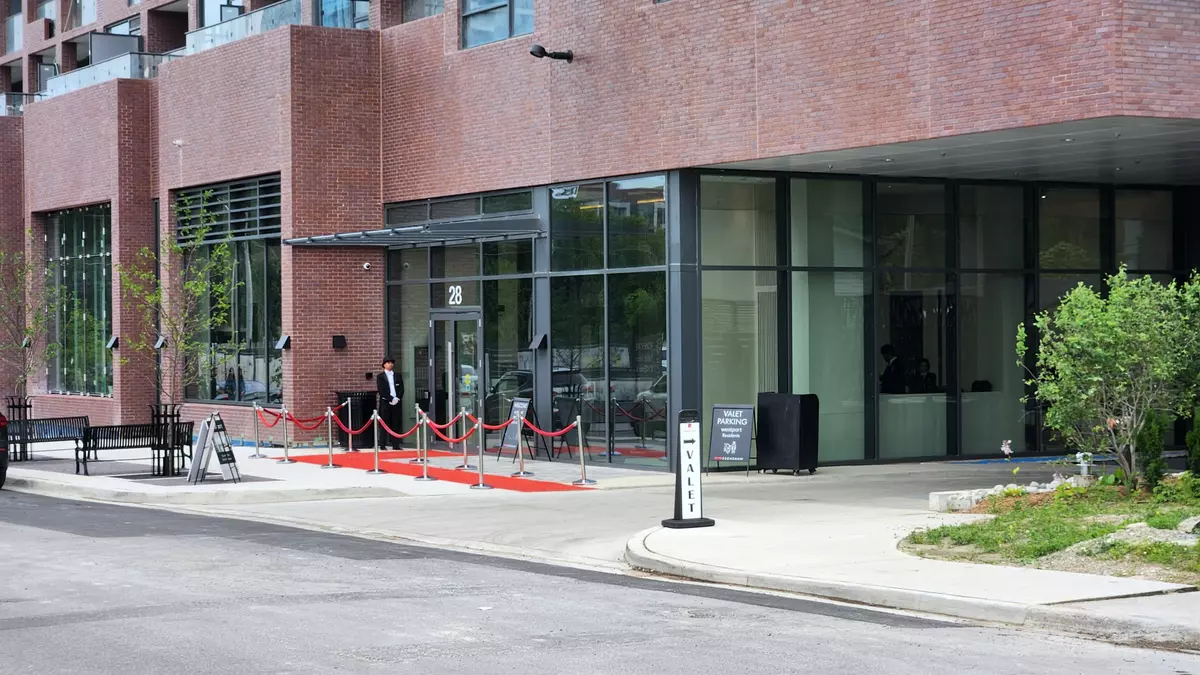 Mississauga, ON L5G 0E1,28 Ann ST #1212