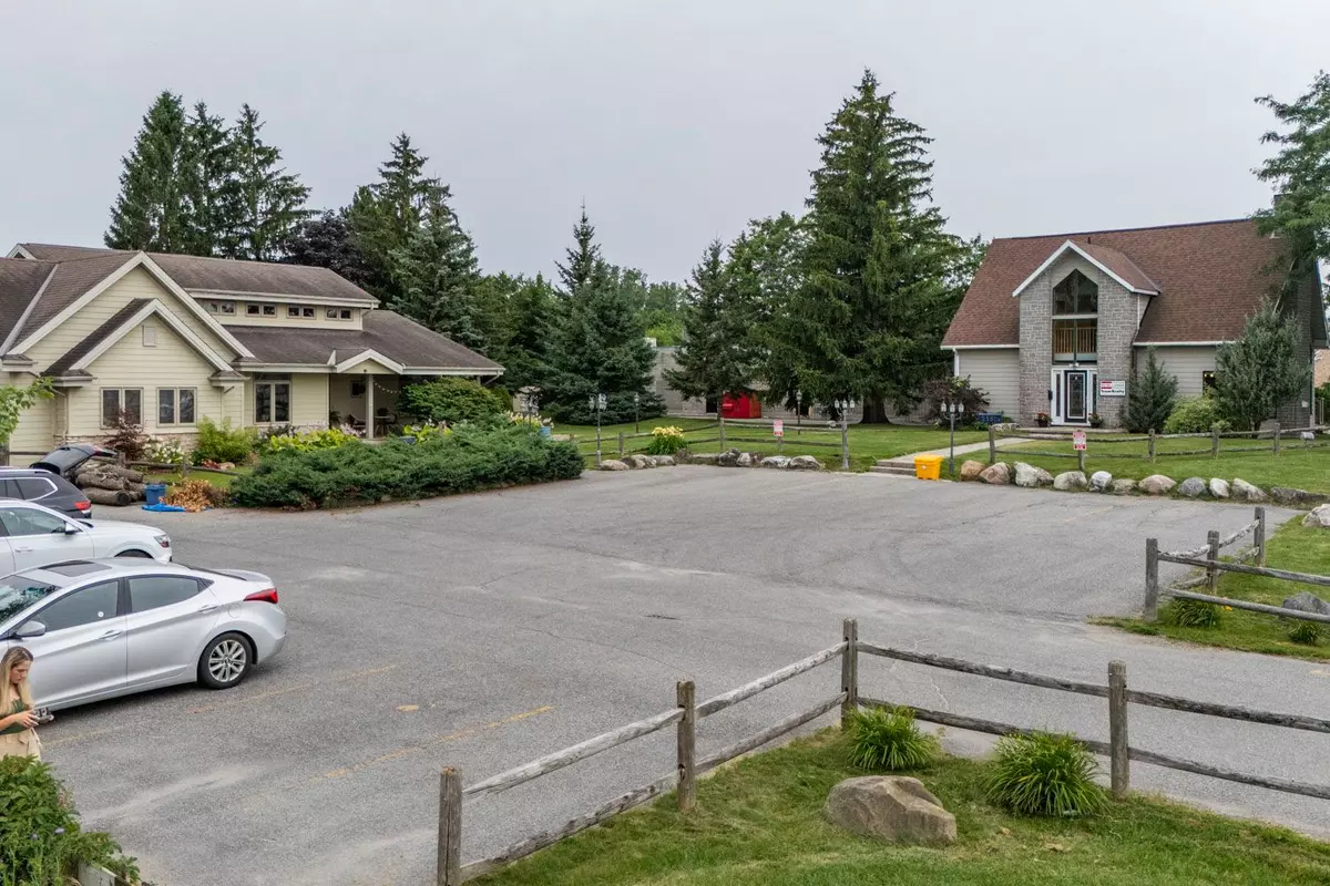 Bells Corners And South To Fallowfield, ON K2H 5Z1,2188 Robertson RD