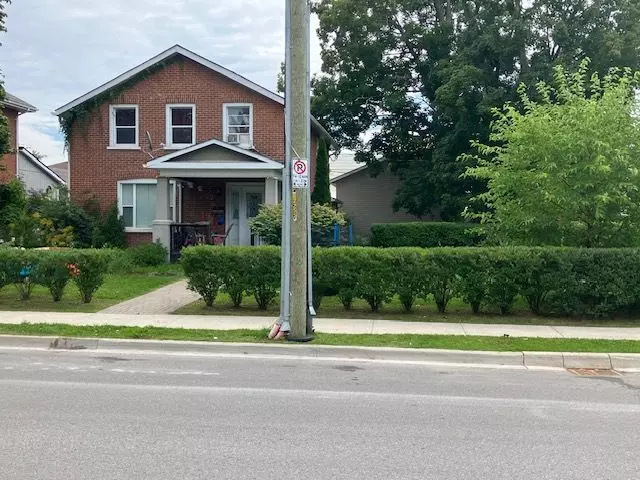 Belleville, ON K8P 1W1,27 Grove ST #Upper Flr