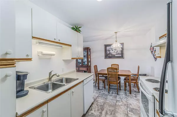 Parksville, BC V9P 2M7,435 Morison Ave #203