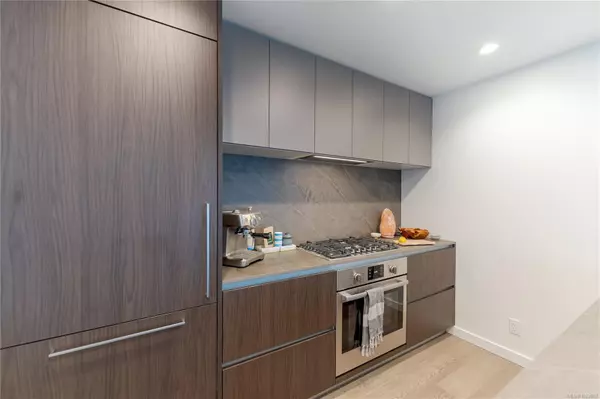 Langford, BC V9B 6R6,2000 Hannington Rd #1006