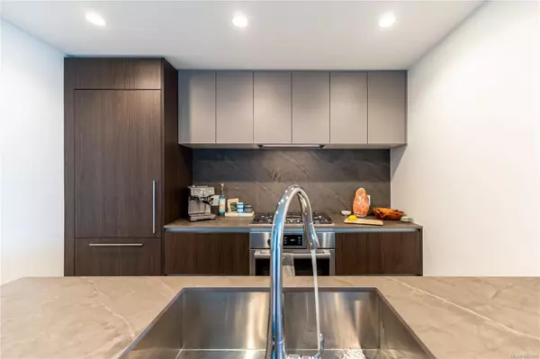 Langford, BC V9B 6R6,2000 Hannington Rd #1006