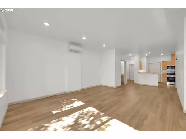 Florence, OR 97439,1726 32ND ST