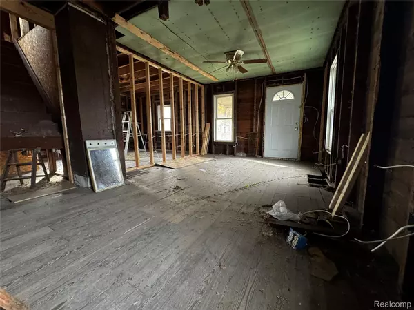 Lansing, MI 48912,637 S Clemens AVE