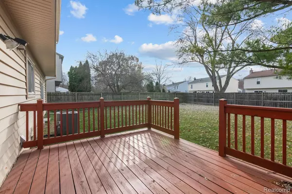 Canton, MI 48188,2124 E Roundtable DR