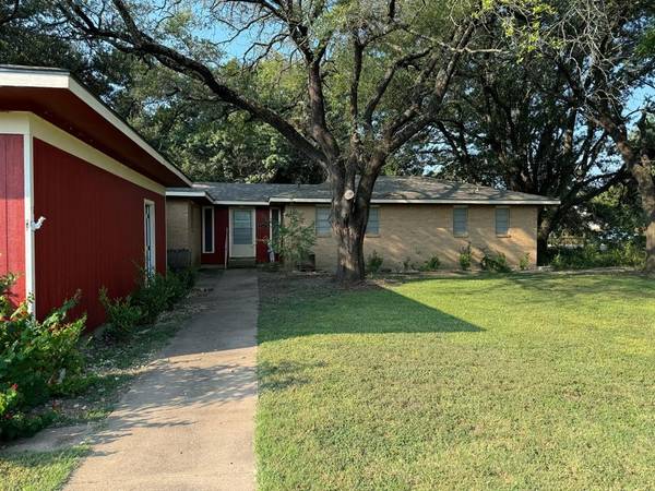 205 W Dickson, Milford, TX 76670