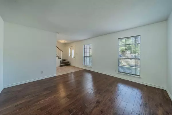 Grand Prairie, TX 75052,2321 Warwick Avenue