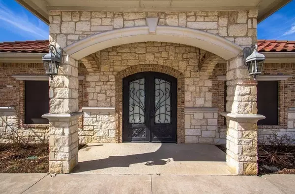 Irving, TX 75063,1135 Kinwest Parkway #150