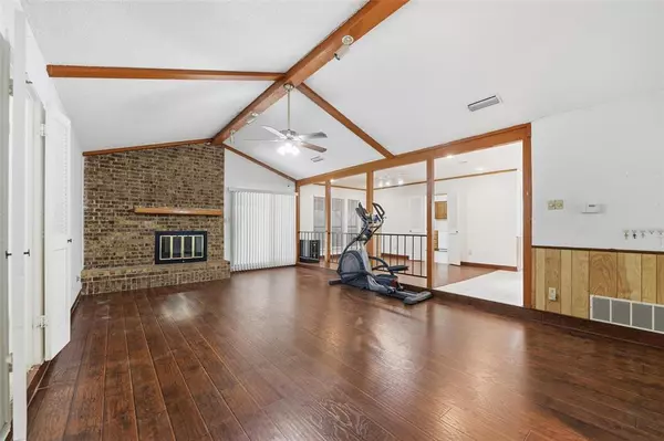 Carrollton, TX 75007,2212 Benbrook Drive